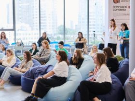Менструація – звичайна реальність: просвітницький захід у Києві до Дня менструальної гігієни